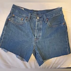 Levi’s 501 shorts, raw edge hem, 26 waist
